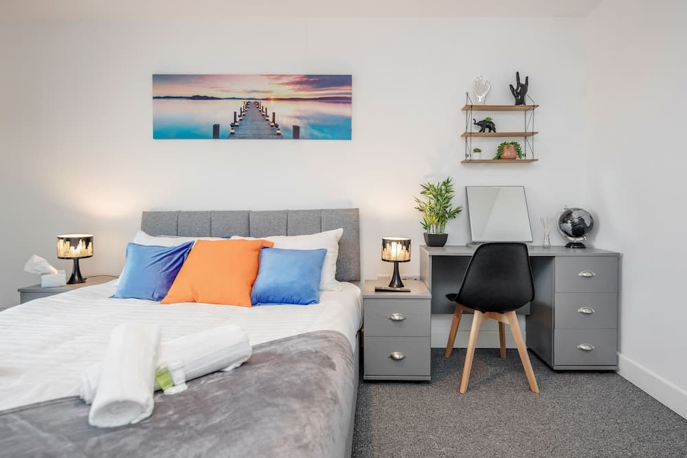 Livestay-spacious Modern One Bed Apt Near Heathrow