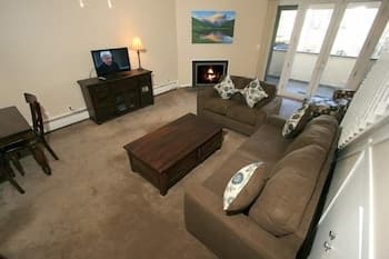 17 Vail Road Condos Short Walk to Vail Village and Gondola One by RedAwning