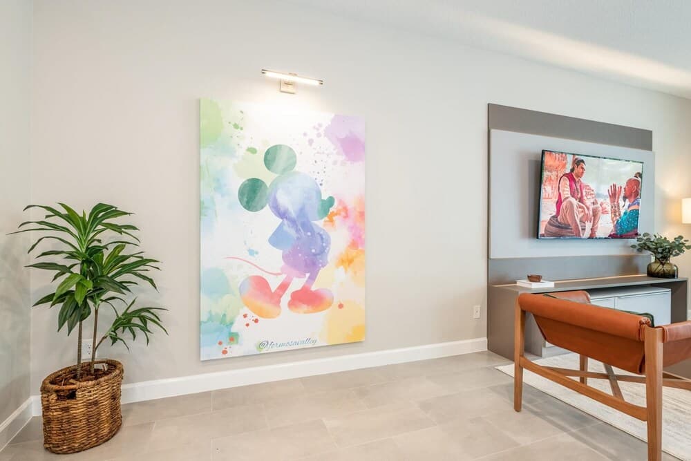 Stylish 4 Bedroom Home 10 min From Disney