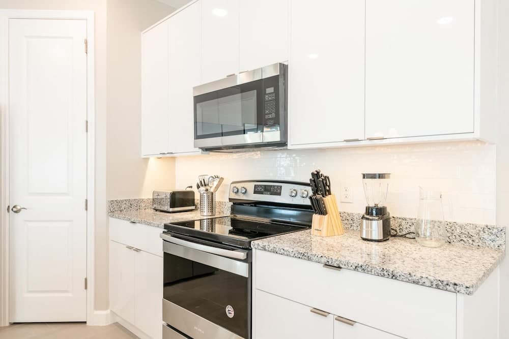 Super Spacious 4 Bedroom Villa 10 min From Disney