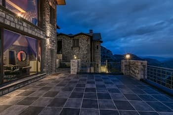 Volhon Mansions of Parnassos