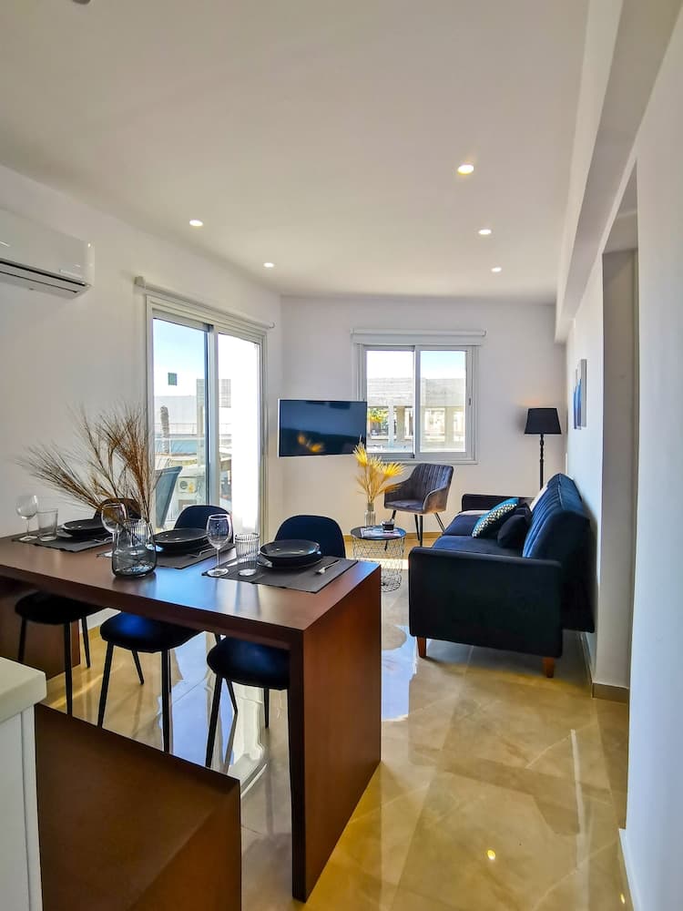 Phaedrus Living: Seaside Residence Lighthouse 70