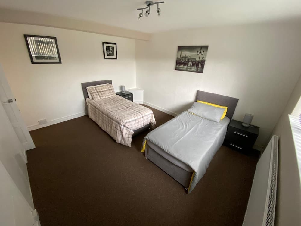 Lovely 2-bed Apartment in Solihull