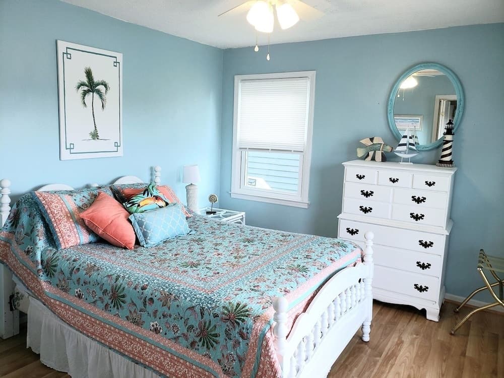 1 Galway Girl 3 Bedroom Home by RedAwning