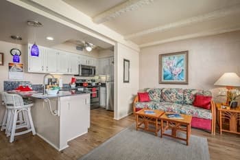 Lea Casa at Casa de Emdeko