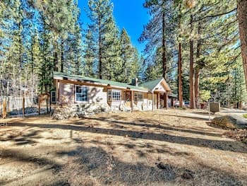 2556h Lazy Bear's Den 2 Bedroom Cottage by Redawning