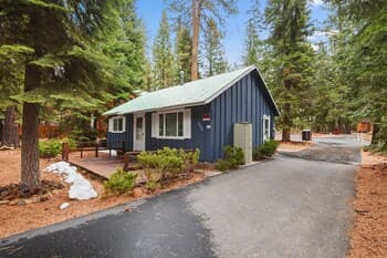 Peterson Place - Dog Friendly 2 Bedroom Cabin by Redawning