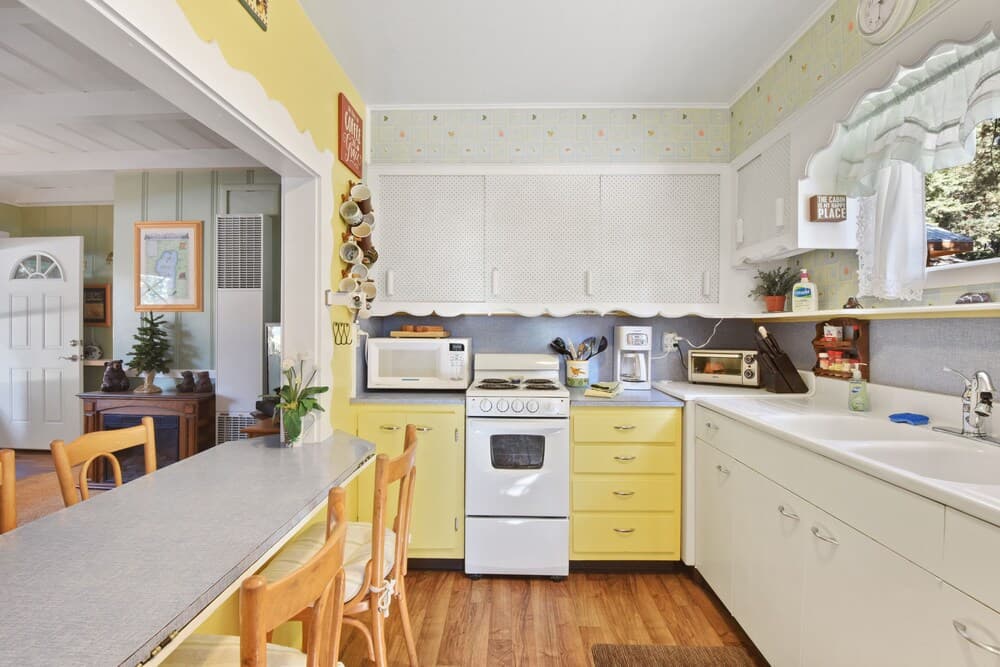 Peterson Place - Dog Friendly 2 Bedroom Cabin by Redawning