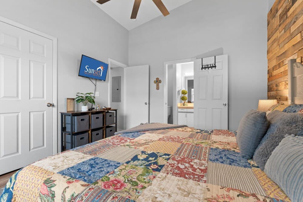 Fairway Heights 2 Bedroom Condo by RedAwning