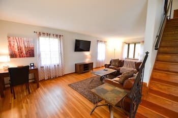 Wooded Refuge in the Heart of the City