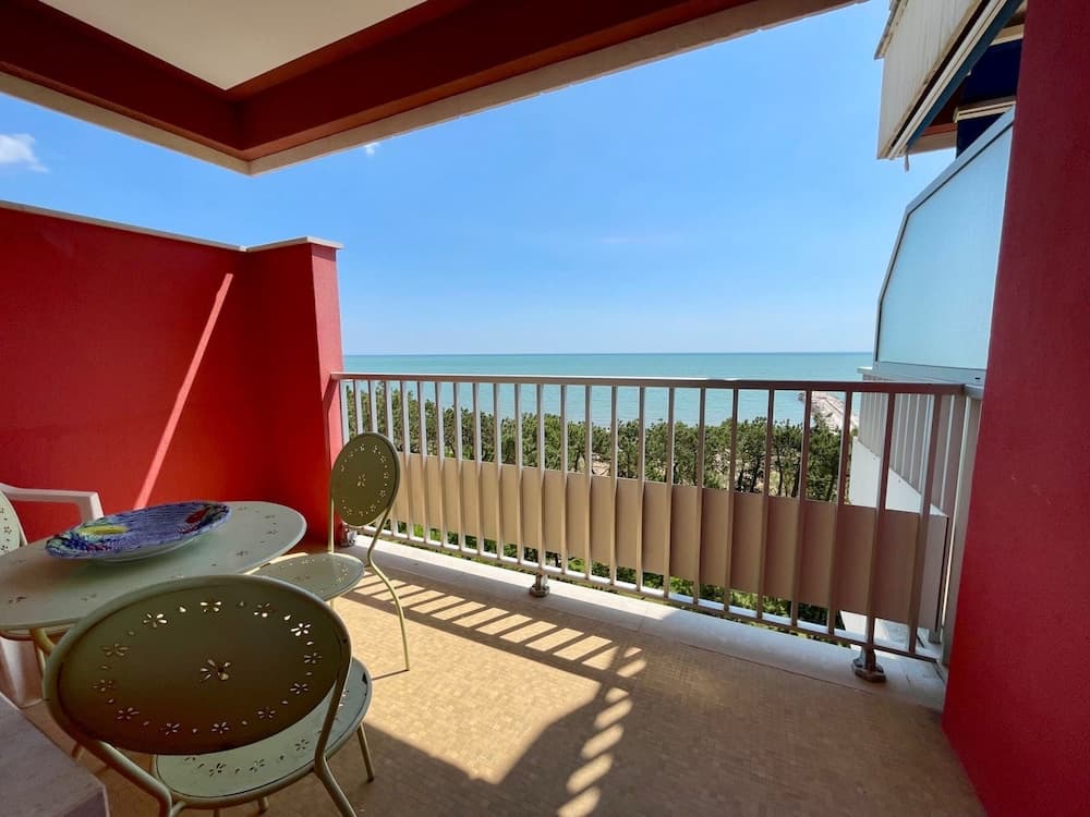 Seaview Flat Just 70mt From the sea