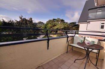 Mauve - 2 Bedroom Apartment on Peninsula