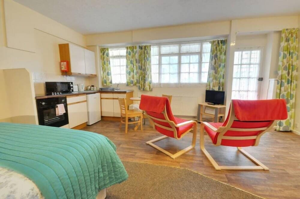 Somerville Coach House 3