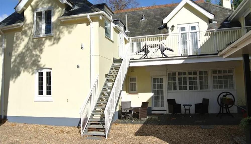 Somerville Coach House 4