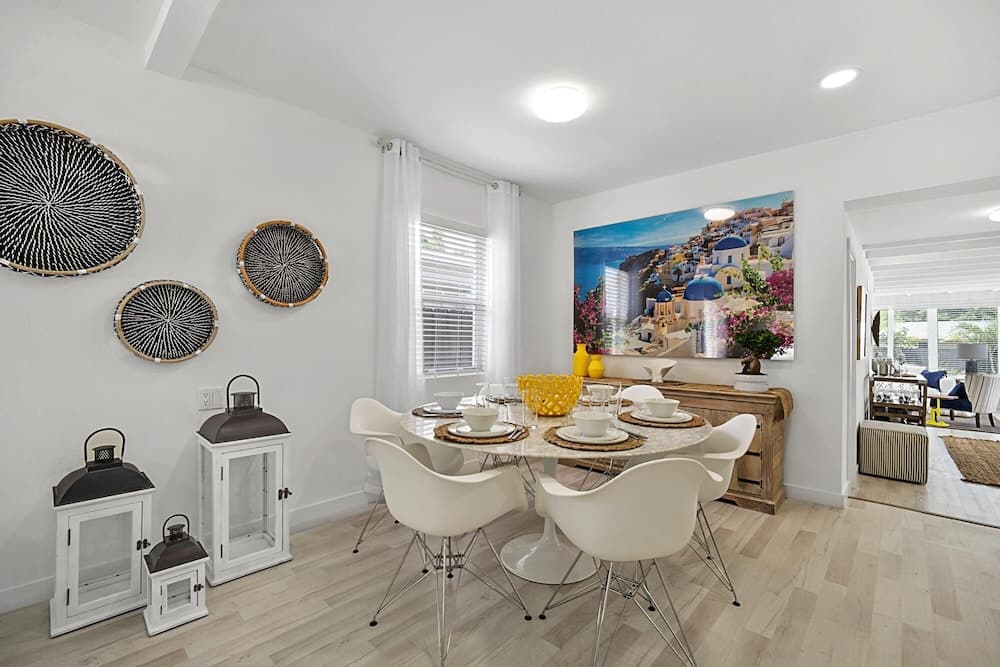 Santorini House - 3 Bed 2 Bath in Wilton Manors - Walking Distance to Wilton Drive