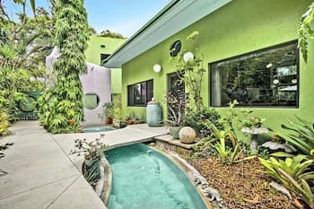 Unique Art Nature Hideaway Walkable to Wilton Drive