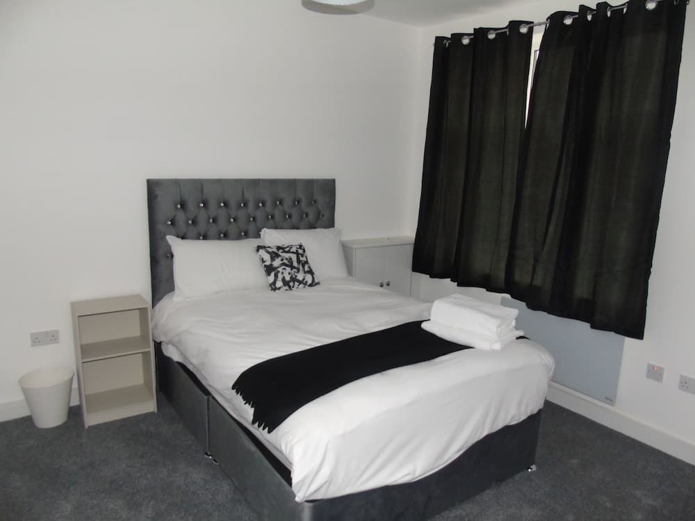 Inviting 1-bed Ground Floor Apartment in Bolton