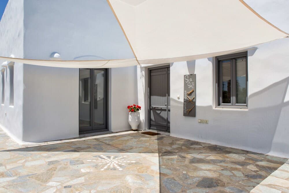 Villa Fuster in Paros
