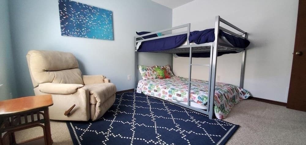 Dancin Dolphin 3 Bedroom Home by Redawning