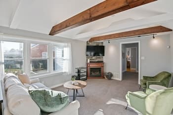 "sweet Serenity" Stay 10 Minutes From Hershey 3 Bedroom Home by RedAwning