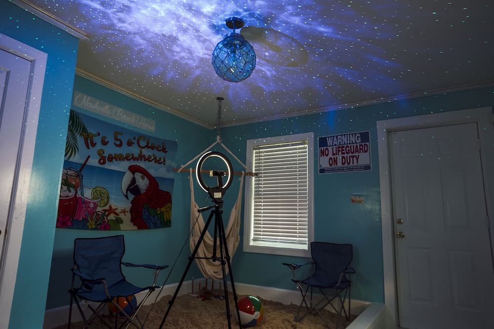 Beach Inspired Retreat In The Heart Of Nashville! 1 Bedroom Home by Redawning