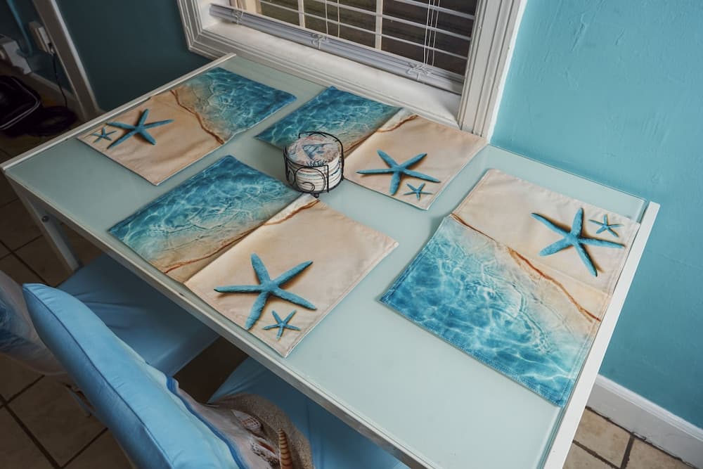 Beach Inspired Retreat In The Heart Of Nashville! 1 Bedroom Home by Redawning