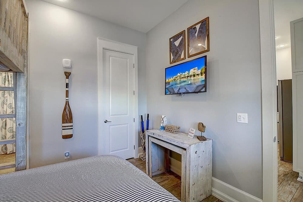 Seaside Cabana TC 10302