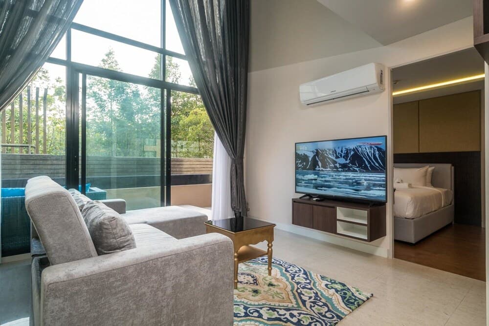 Aristo 216 - Pool Access Duplex in Surin Condo for 4 People