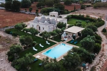Luxury Trulli Terrarossa With Pool