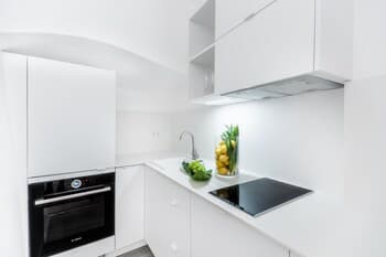 Superior Apartment Art Collection With Kingsize Bed and Air Conditioning