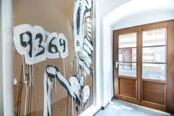 Deluxe Studio Art Collection With King Bed View and Air Conditioning in the old Town at the Danub