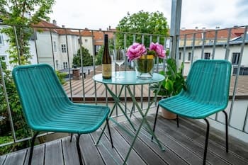 Apartment With Terrace King Bed in Krems Stadt