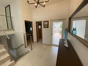 Newly Remodeled Townhouse w Private Pool Sc40