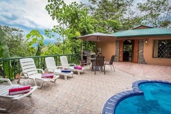 Casa Macaw Jungle Cabin w Private Pool Wifi and AC