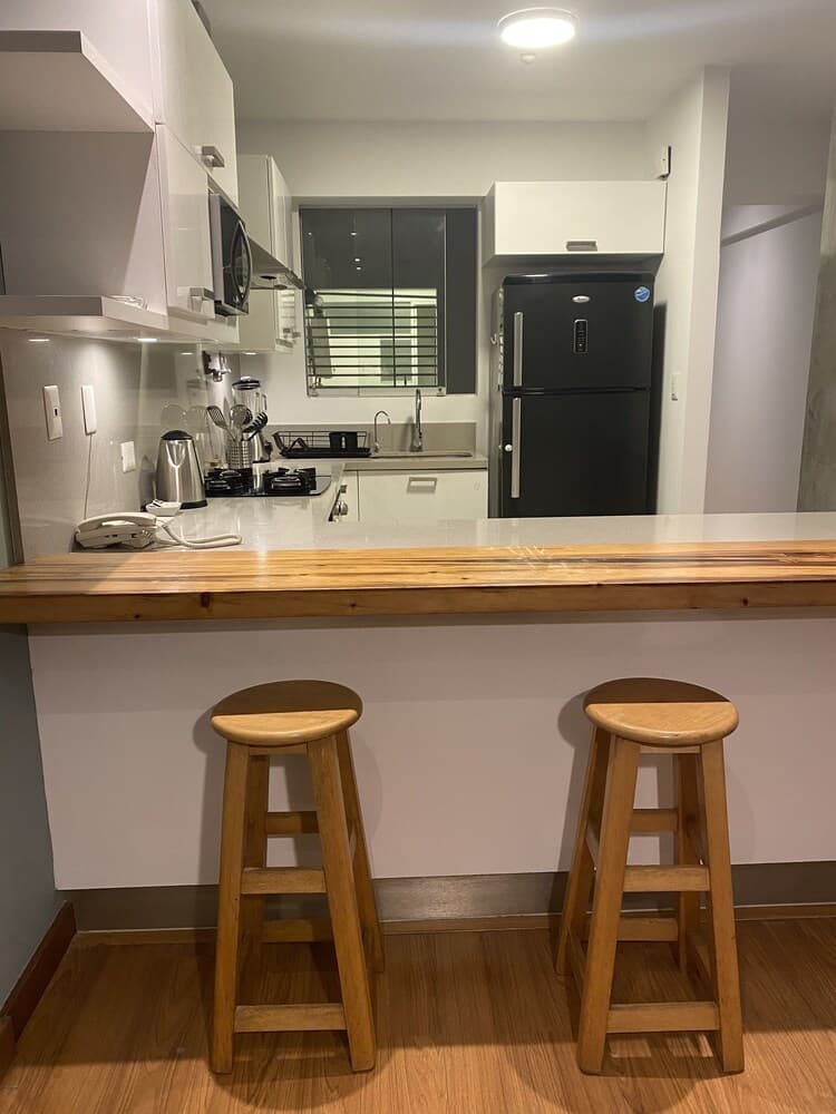 Lovely 2BR with Balcony in Miraflores