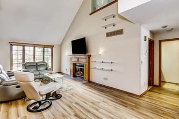 Amazing 3 Bedroom House in Upscale Part of Town