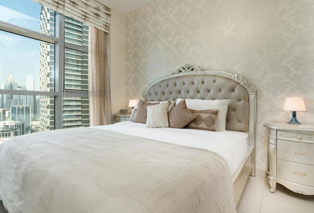 1BR Apt Top Floor Burj Sea Views Downtown