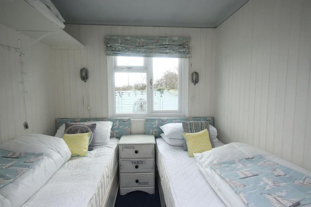 17H Medmerry Park 2 Bedroom Chalet