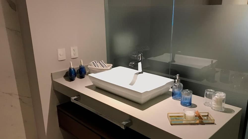 Harbor Puerto Vallarta 1006