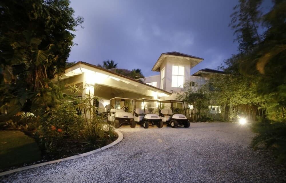 Golf Front Villa With Private Pool in Beach Resort