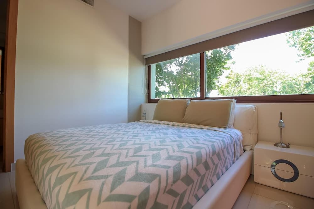 Elegant Stylish Condo Golf Course View Fantastic Private Balcony Amazing Amenities