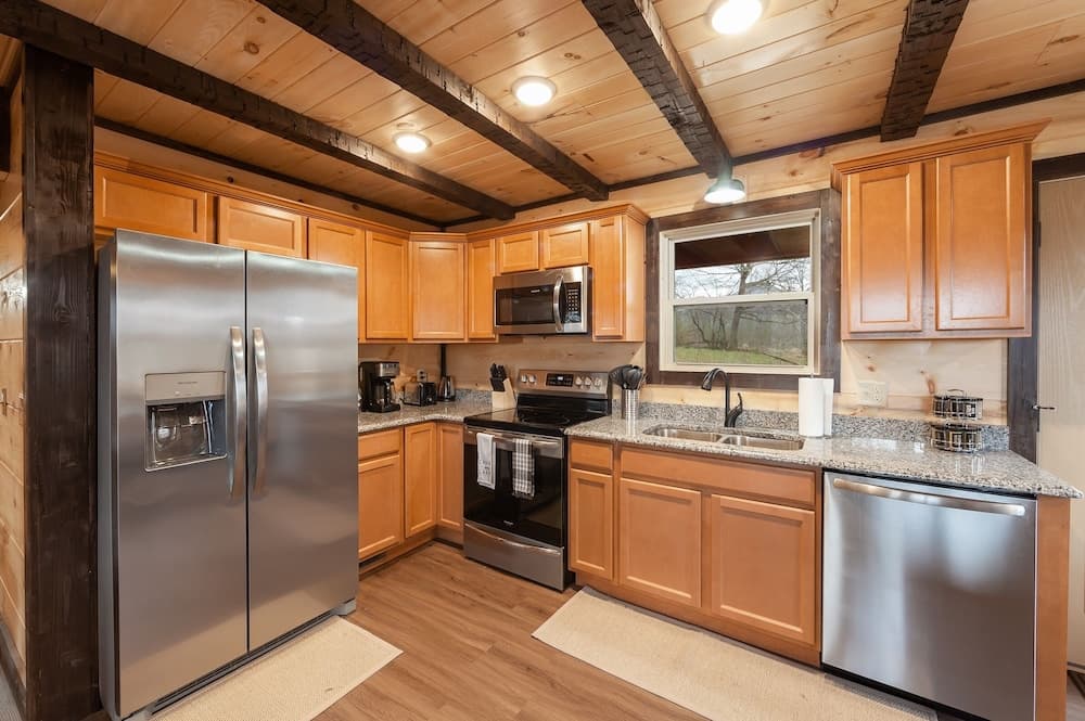 Brown Cubs Landing 2 Bedroom Cabin by Redawning