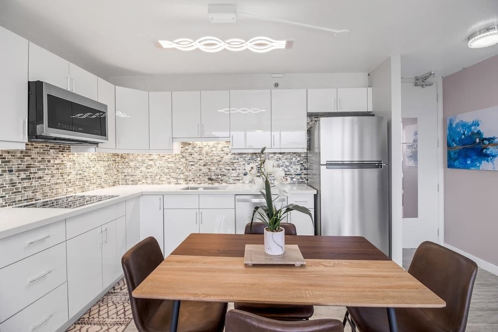 Newly Remodeled - 30th Floor Suite with EPIC Mountain Views by Koko Resort Vacation Rentals