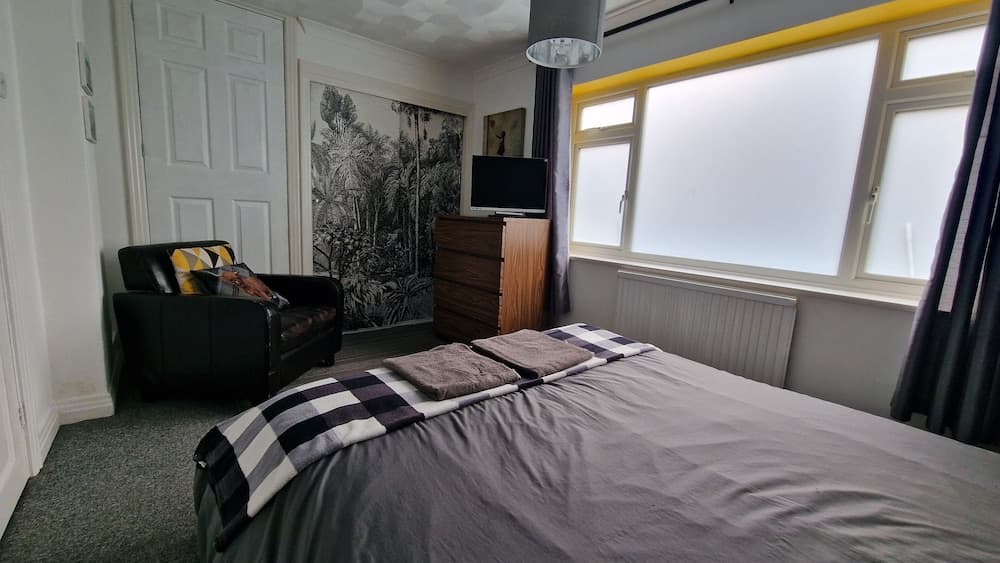 3 Bed House Stunning Views And Free Parking