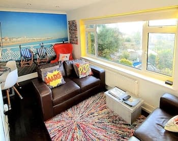 3 Bed House, Stunning Views And Free Parking