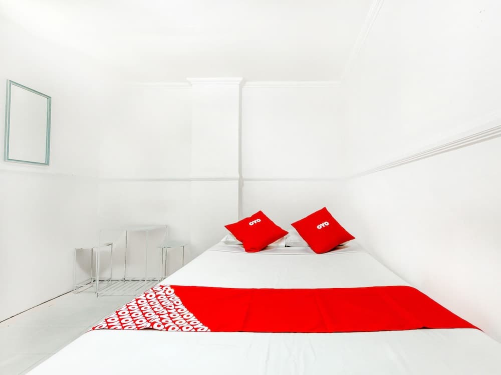 OYO 842 City Smiles Apartelle