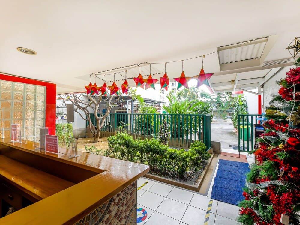 OYO 842 City Smiles Apartelle