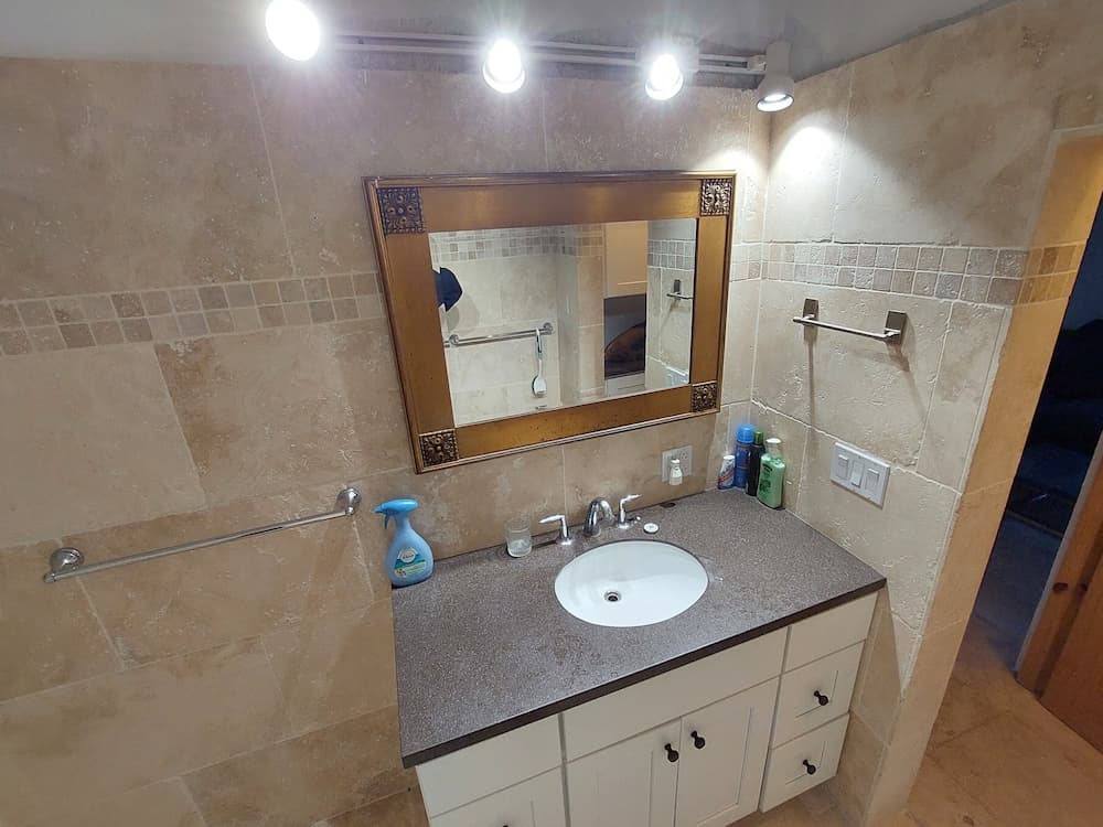 1-bed House Sleeps 2 With Parking