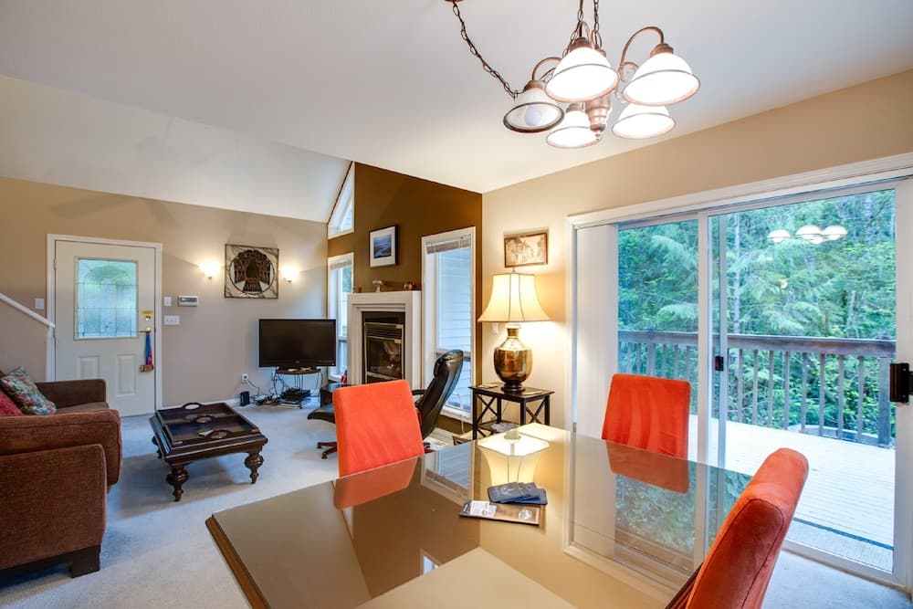 Mt Baker Lodging Cabin 58 - FRPL, DW, WIFI, SLEEPS 6! by MBL