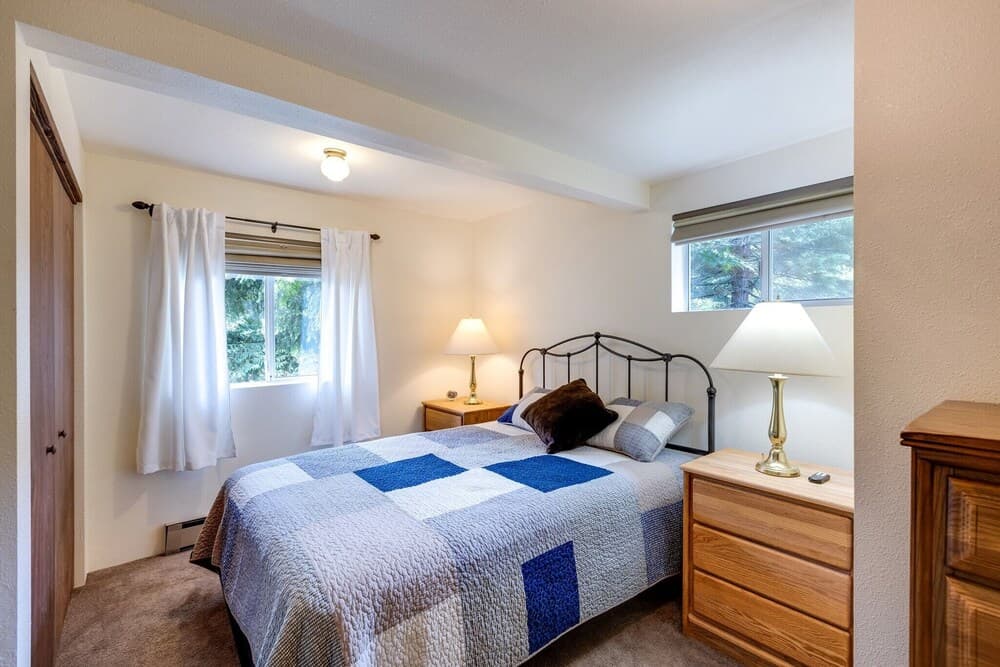 Mt. Baker Lodging Cabin 8 – WIFI, PETS OK, SLEEPS 6! by MBL